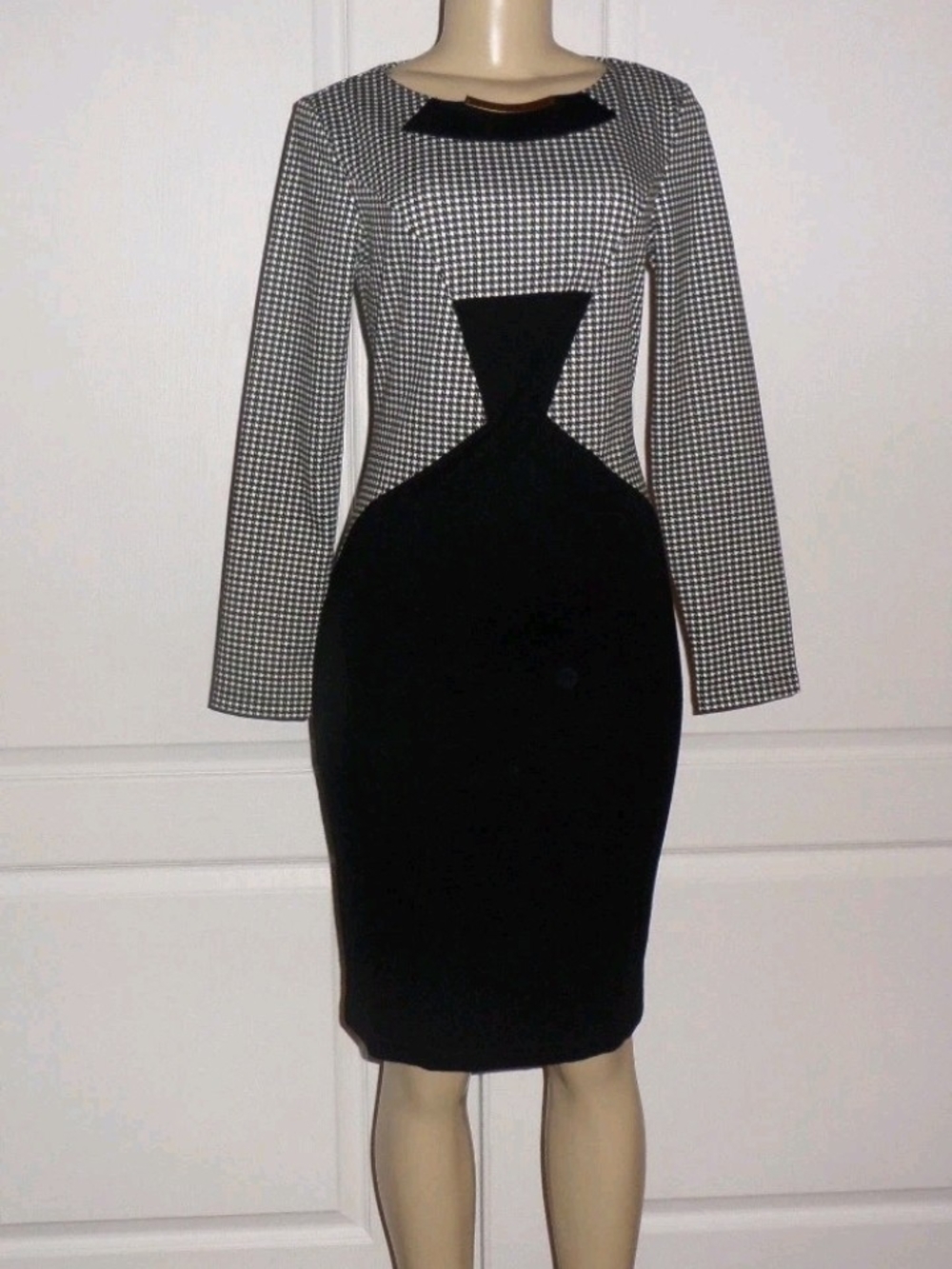 VENUS Black & White Houndstooth Paneled Long Sleeve Sheath Dress